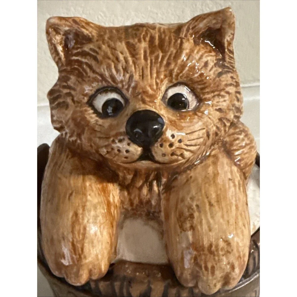 Vtg Cat Cookie Jar Treasure Craft Ceramic Kitten Cat in Barrel  Cottagecore Read